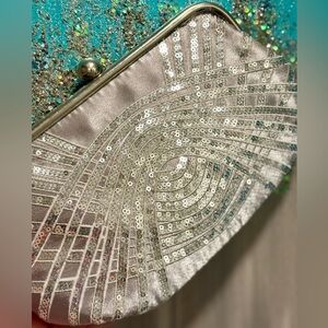 ✨RARE✨Vintage Silver Sequin Evening Hand Clutch